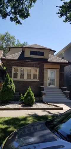 6832 13th St, Forest View, IL 60402-1014