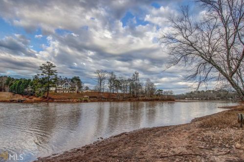94 Buck Creek Dr, Jackson, GA 30233-6572