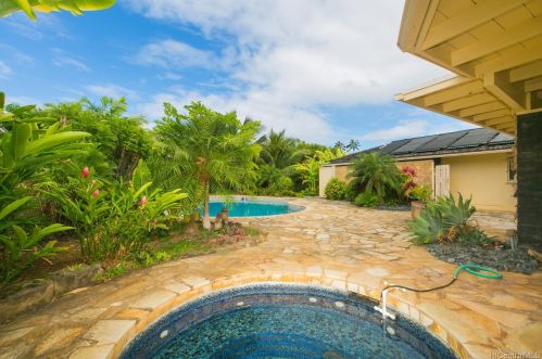 4611 Farmers Rd, Honolulu HI  96816-5218 exterior