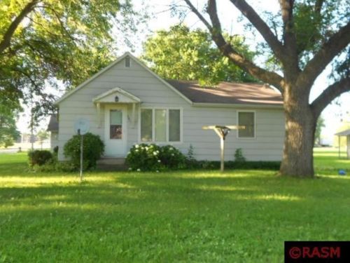 301 5th Ave, Winnebago, MN 56098-2075