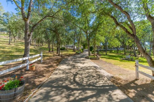 6632 Da Lee Rd, Valley Springs, CA 95252-9111