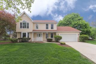 904 Stonehenge Ct, Naperville, IL 60563-2120