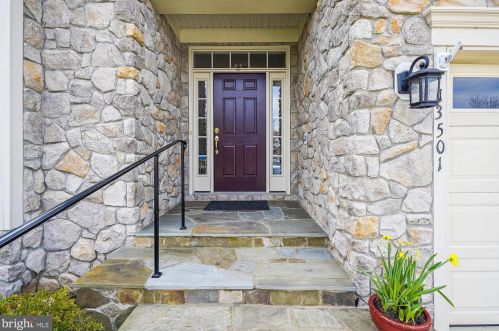 13501 Open Valley Way, Gainesville, VA 20155-6694