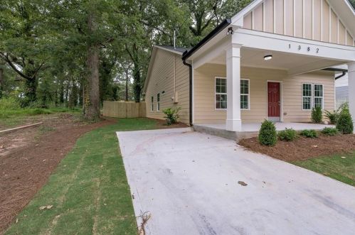 1382 Gus Thornhill Jr Dr, Atlanta GA  30344-3556 exterior