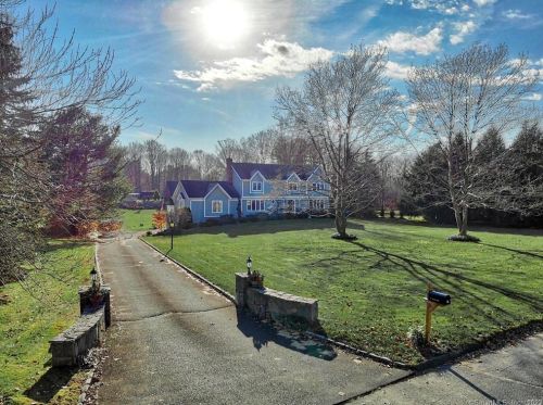 79 Field Rock Rd, Upper Stepney, CT 06468-1261