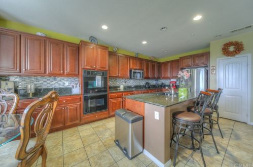 9380 Dauchy Ave, Riverside CA  92508-9213 exterior