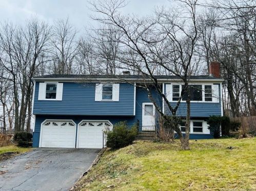 47 Summerwood Dr, Wallingford, CT 06492-3456