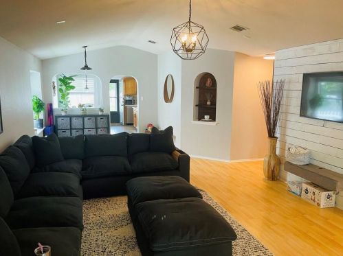 4472 Mather, Uhland TX  78640-9289 exterior