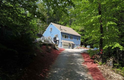 107 Branch Rd, Weare, NH 03281-4403