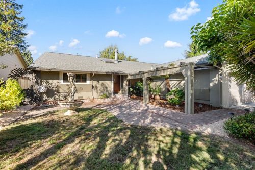 360 Brookhaven Ct, Sebastopol, CA 95472-3102