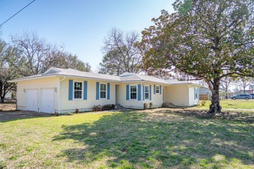 505 Morgan St, Granbury TX  76048-1959 exterior