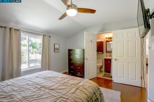 1307 Sunshine Dr, Concord CA  94520-4038 exterior