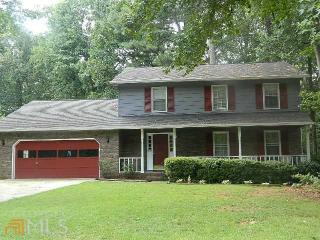 201 Nouveau Ct, Lilburn, GA 30047-6252