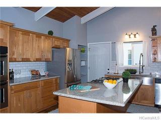 7428 Mokuhano Pl, Honolulu, HI 96825-2832