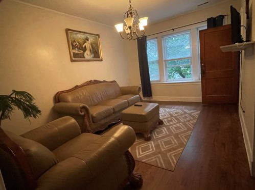 4611 Rockwell St, Chicago, IL 60625-2982