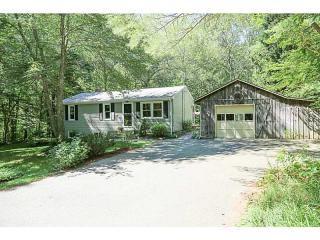 94 Hoxsie Rd, Richmond, RI 02892-1016