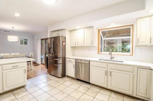 78 Longfellow Rd, Huntington CT  06484-1623 exterior