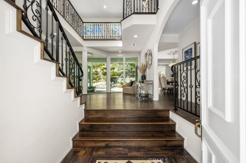 10228 Overhill Dr, Santa Ana CA  92705-1595 exterior