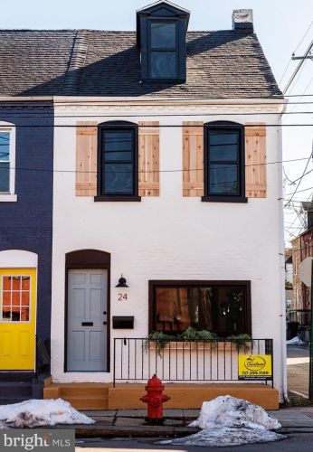 24 New St, Lancaster, PA 17602-2028