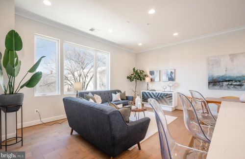2825 24th Rd, Arlington, VA 22206-2512