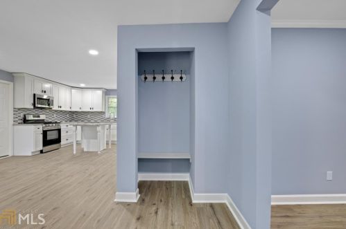 3824 Adamsville Dr, Atlanta GA  30331-3709 exterior