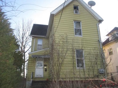 525 Allen St, New Britain, CT 06053-3326