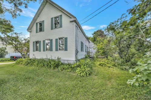 8 Alexander Reed Rd, Richmond, ME 04357-1168