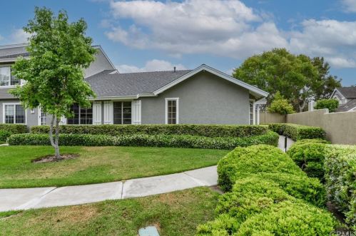 13 Thicket, Irvine, CA 92614-5485