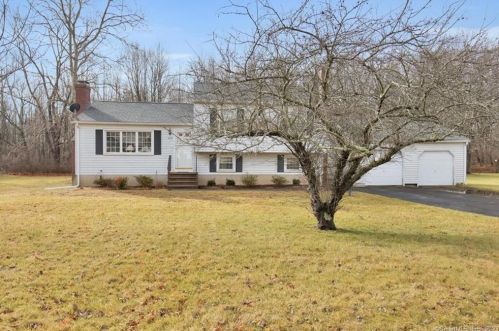 20 Park Pond Cir, Wallingford, CT 06492-2152