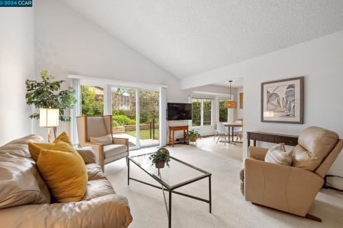 404 Saddlebrook Ln, Concord CA  94523-1614 exterior