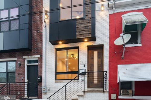 521 Mercy St, Philadelphia, PA 19148-2532