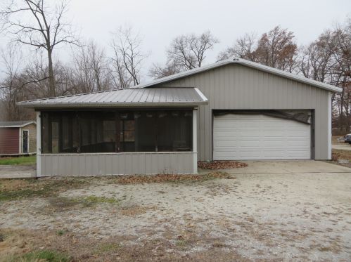 3211 Serpentine Dr, Momence, IL 60954-3263