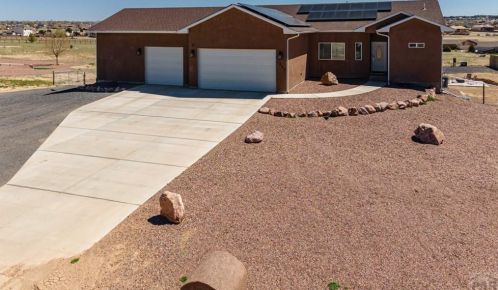 1242 Thoreau Pl, Pueblo, CO 81007-3180