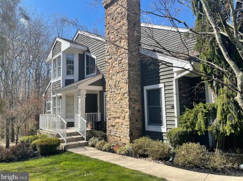 28 Ginger Ct, Princeton NJ  08540-9421 exterior