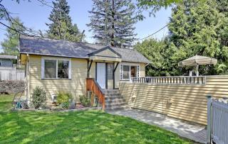 526 111th St, Seattle, WA 98168-1449