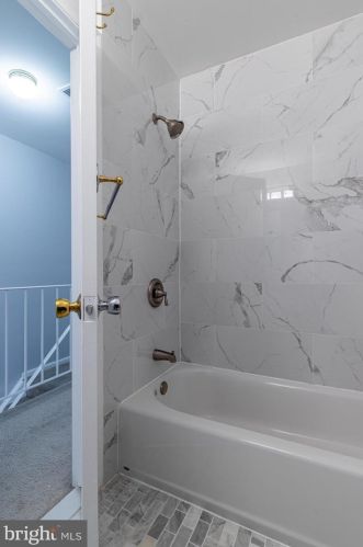 125 Kinsman View Cir, Silver Spring MD 20901-1600 exterior