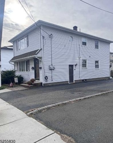 6 Park Ave, Paterson NJ  07506-1829 exterior