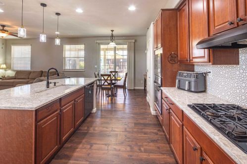 1894 Vintage Cir, Valley Home CA  95361-8678 exterior