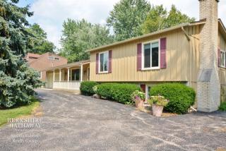 1709 President St, Wheaton, IL 60187-3324