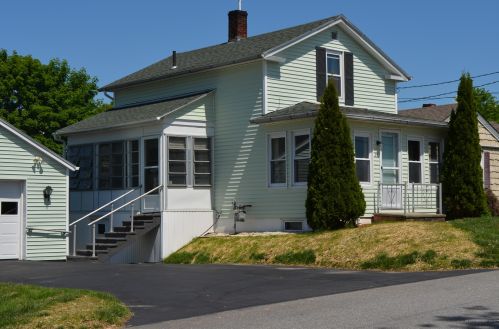 25 Olive Ave, Lewiston, ME 04240-3912