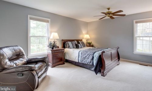 9305 Janphil Ln, Springfield VA  22153-3911 exterior