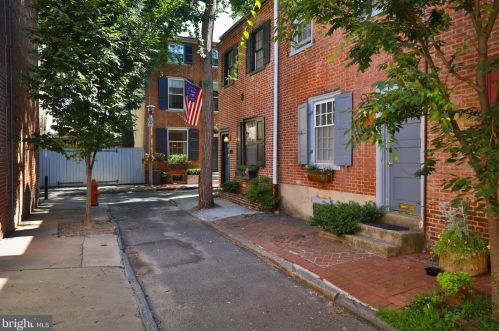 401 Iseminger St, Philadelphia PA  19147-1113 exterior