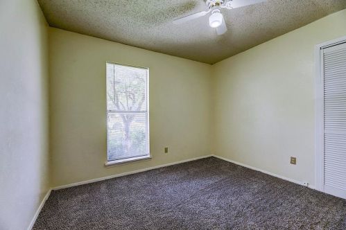 2007 Cedarwood Dr, Carrollton TX 75007-5406 exterior