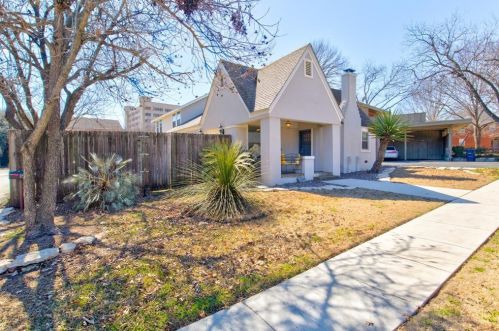 3501 6th St, Fort Worth TX  76107-2735 exterior