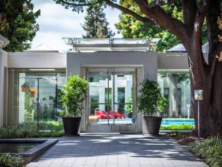 235 Bernardo Ave, Sunnyvale CA  94086-1321 exterior