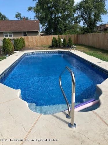 402 Deal Rd, Tinton Falls, NJ 07712-3619