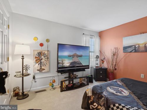 41 Cypress Point Ct, Charles Town WV  25414-3928 exterior