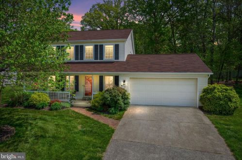 2567 Huntington Dr, Herndon, VA 20171-2516