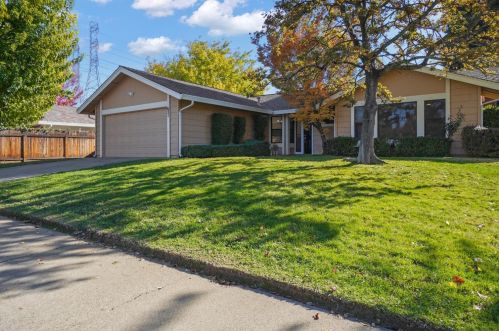 621 Willow Creek Dr, Folsom, CA 95630-4856