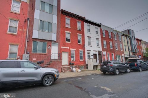 2037 8th St, Philadelphia, PA 19122-1303